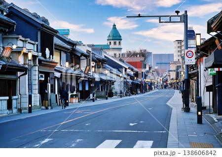 小江戸川越一番街商店街 蔵造りの町並み 小江戸川越一番街商店街 蔵造りの町並み 138606842