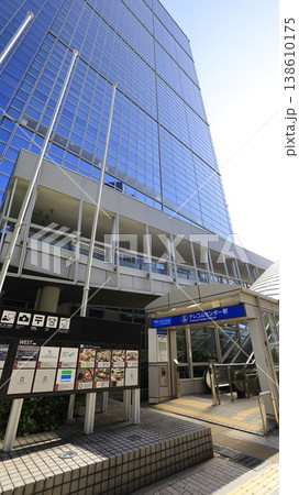 ゆりかもめのテレコムセンター駅、2A出口でエスカレーターが設置 138610175