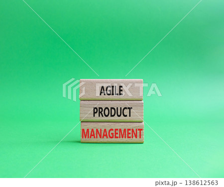 Agile Project Management symbol. Concept word Agile Project Management on wooden blocks. Beautiful green background. Business and Agile Project Management. Copy space Agile Project Management symbol. Concept word Agile Project Management on wooden blocks. Beautiful green background. Business and Agile Project Management. Copy space 138612563