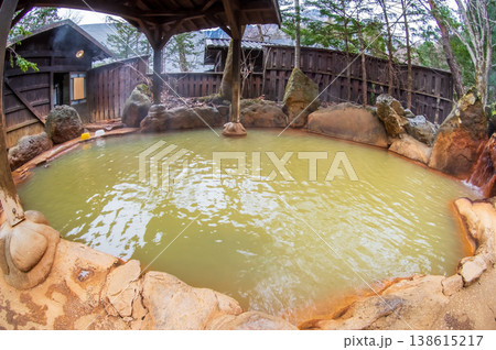 奥飛騨温泉郷の公共露天風呂「平湯の湯」《岐阜県 高山市 平湯》 138615217