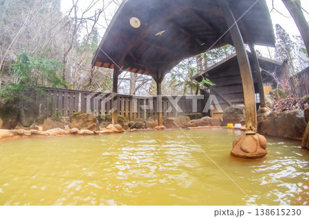 奥飛騨温泉郷の公共露天風呂「平湯の湯」《岐阜県 高山市 平湯》 奥飛騨温泉郷の公共露天風呂「平湯の湯」《岐阜県 高山市 平湯》 138615230
