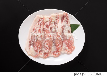 ［国内産］豚ロース　焼肉用（塩麹） 138616095