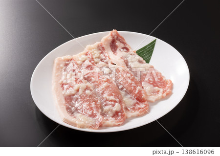 ［国内産］豚ロース　焼肉用（塩麹） 138616096