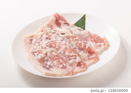 ［国内産］豚ロース　焼肉用（塩麹） 138616099
