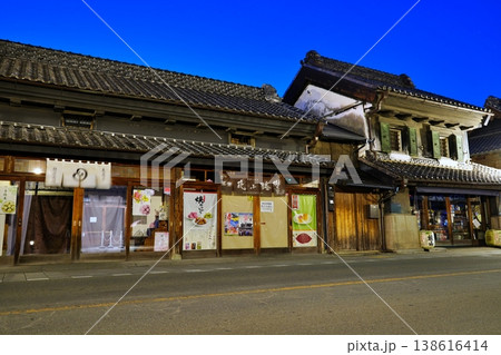 小江戸川越一番街商店街 蔵造りの町並み 138616414