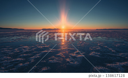 厳冬のブルーアワーに太陽のサンピラーが立ち上る瞬間 厳冬のブルーアワーに太陽のサンピラーが立ち上る瞬間 138617128