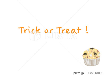 白いクリームのカップケーキとトリックオアトリートの文字入り横長カード 138618098