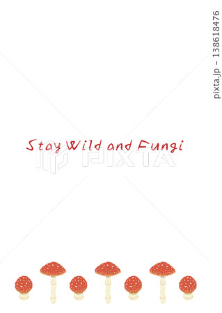 ベニテングダケ（複数並び）の縦型メニュー・カードテンプレート 138618476