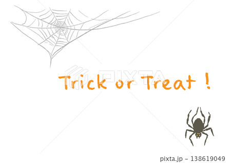 ハロウィンTrick or Treat文字と可愛いコミカル蜘蛛と巣の横型カード 138619049