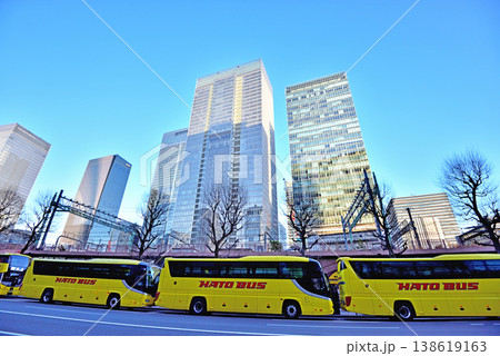 東京駅丸の内南口の観光バス乗り場付近の景色 138619163