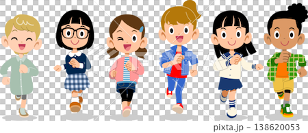 六位不同種族和國籍的女孩歡快地奔跑。 六位不同種族和國籍的女孩歡快地奔跑。 138620053