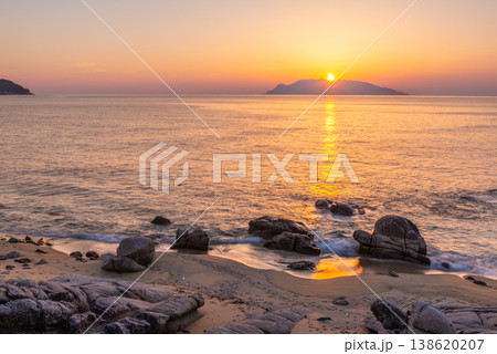 海亀産卵地永田いなか浜 夕景 屋久島(春 海亀産卵地永田いなか浜 夕景 屋久島(春 138620207