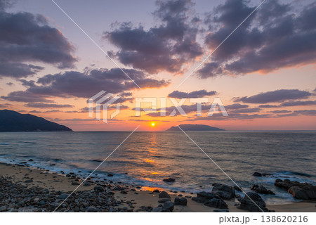 海亀産卵地永田いなか浜 夕景 屋久島(春 海亀産卵地永田いなか浜 夕景 屋久島(春 138620216