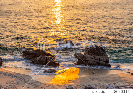 海亀産卵地永田いなか浜　夕景　屋久島(春 138620336