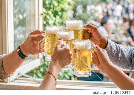 ビール乾杯 ビール乾杯 138620347