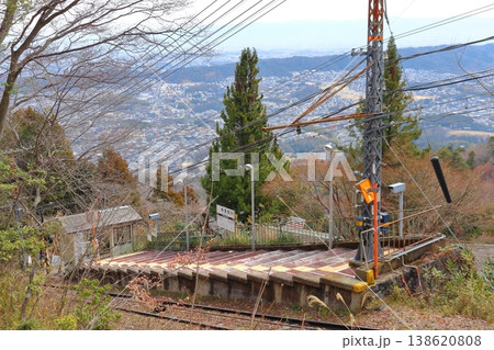 生駒ケーブル秘境駅 梅屋敷駅と奈良盆地の街並み(奈良県生駒市) 生駒ケーブル秘境駅 梅屋敷駅と奈良盆地の街並み(奈良県生駒市) 138620808