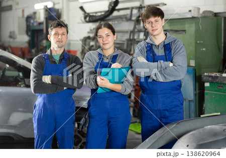 Repair auto mechanic workshop staff. Repair auto mechanic workshop staff. 138620964