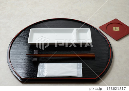 和食用背景　食卓の設えや食事風景のイメージ作成用の背景イメージ 138621817