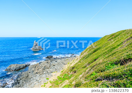 春の左京鼻　長崎県壱岐市 138622370