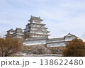 春満開の姫路城（兵庫県 姫路市） 138622480