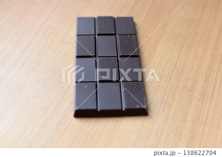 70%カカオの板チョコレート 高カカオチョコレート 70%カカオの板チョコレート 高カカオチョコレート 138622704