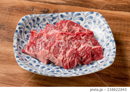 ハラミ ジューシーで人気の焼肉定番部位 138622843