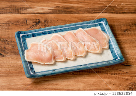 鶏胸肉 ヘルシーで高タンパクな鶏肉料理 鶏胸肉 ヘルシーで高タンパクな鶏肉料理 138622854