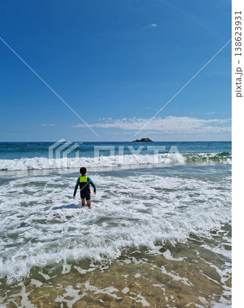 This is Sampo Beach, where waves roll in. 138623931