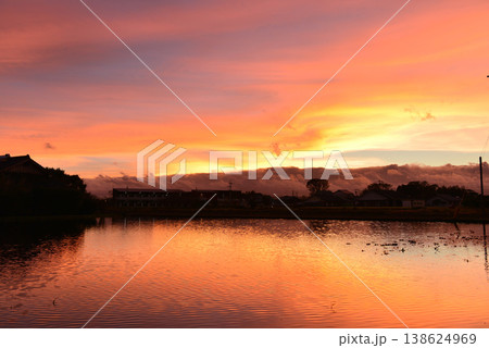 台風一過の夕焼け 台風一過の夕焼け 138624969
