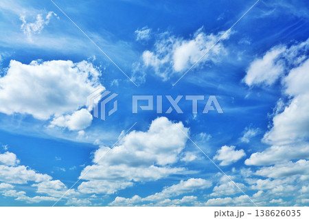 夏の青空と雲 夏の青空と雲 138626035