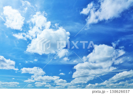 夏の青空と雲 夏の青空と雲 138626037