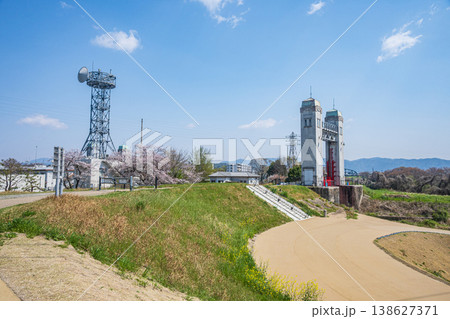 三栖閘門 近代化産業遺産 伏見船着場からの景観 京都市伏見区 三栖閘門 近代化産業遺産 伏見船着場からの景観 京都市伏見区 138627371