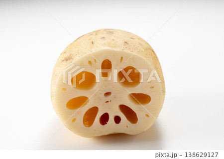 蓮根の断面 138629127