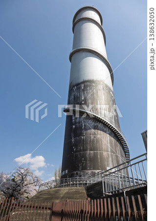 桜のある風景　渋川市佐久発電所ふれあい広場 138632050