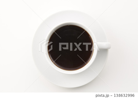 白いバックのホットコーヒーのイメージ 白いバックのホットコーヒーのイメージ 138632996