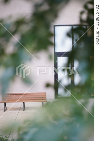 ベンチのある風景 138635782