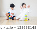 積み木で遊ぶ子供 138638148