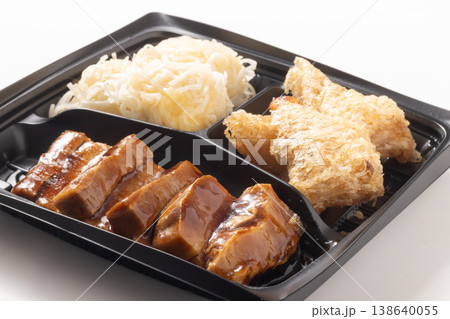 中華惣菜（豚角煮　いか焼売　貝柱春巻） 138640055
