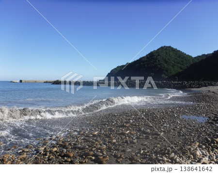 波打ち際 138641642