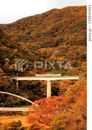 温泉郷の秋空を渡る… 鉄道旅で錦秋の『川治温泉』へ 野岩鉄道【6050系】 温泉郷の秋空を渡る… 鉄道旅で錦秋の『川治温泉』へ 野岩鉄道【6050系】 138642061