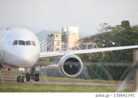 飛行機 飛行機 138642745