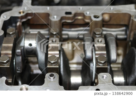 Service of car engine cylinder head. Service of car engine cylinder head. 138642900