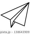 紙飛行機のシンプルなモノクロアイコン 138643909