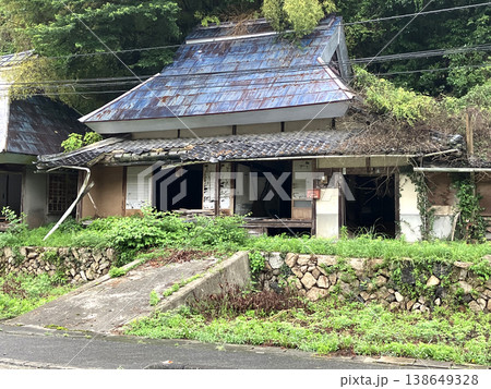 田舎の空き家 138649328