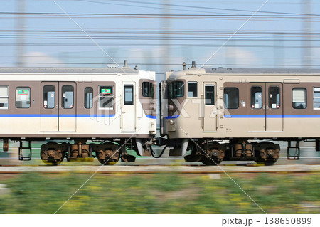 ［JR-W］山陽本線115系（岡山県内：広島車+岡山車の連結列車） 138650899