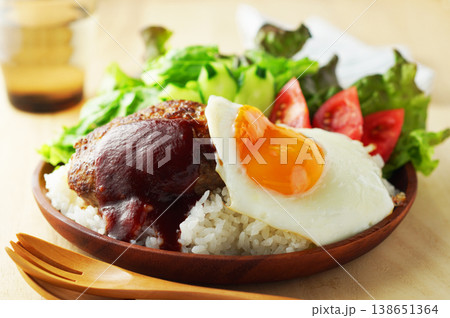 ロコモコ 138651364