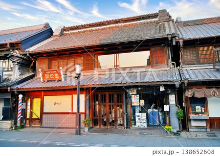 小江戸川越一番街商店街 蔵造りの町並み 138652608