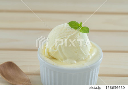 バニラアイスクリームのデザート バニラアイスクリームのデザート 138656680