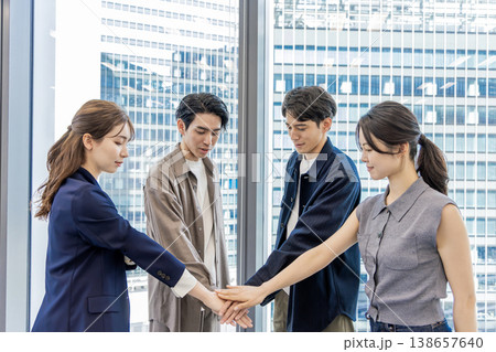 ビジネス チーム 団結 ビジネス チーム 団結 138657640