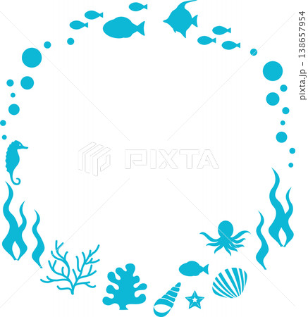 夏の海の生き物 円形フレーム シルエット イラスト素材 水色 魚 貝殻 サンゴ 138657954